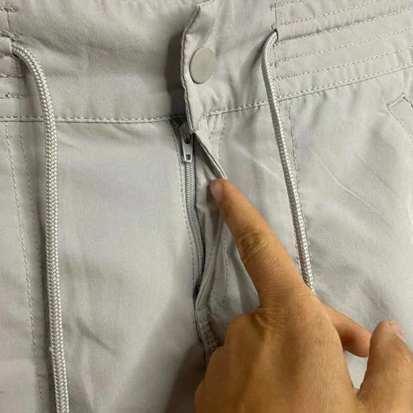 💚 Athletic works - Light Grey shorts - light weight fabric - medium - Picture 6 of 8